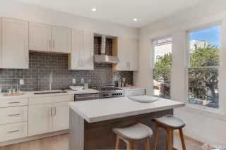 Photo #6: 426116120 Listing