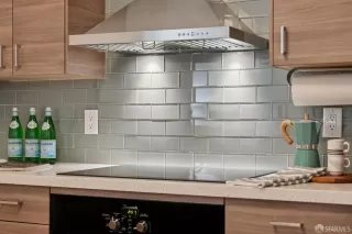 Photo #5: 426116184 Listing