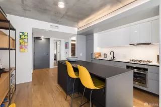 Photo #3: 426116189 Listing 