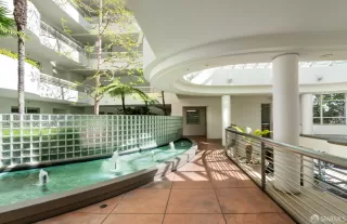 Photo #2: 426116270 Listing