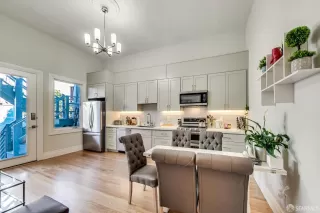 Photo #2: 426116352 Listing