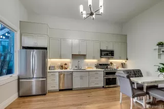 Photo #3: 426116352 Listing