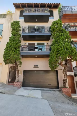 Photo #2: 426116473 Listing 