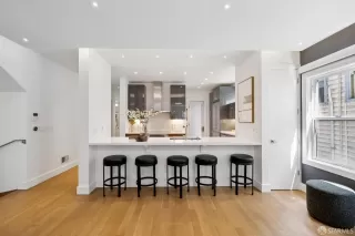 Photo #2: 426116498 Listing 