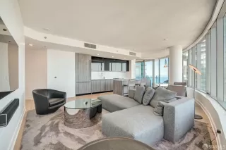 Photo #5: 426116537 Listing