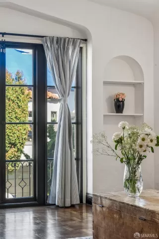 Photo #6: 426116620 Listing