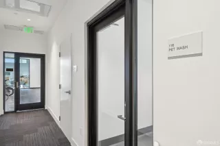 Photo #2: 426116719 Listing