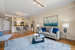 Photo #3: 426116805 Listing 