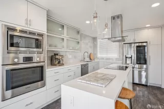 Photo #2: 426116959 Listing