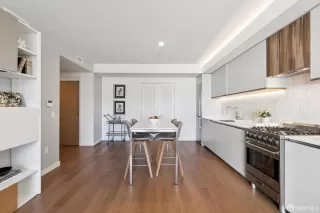 Photo #3: 426116983 Listing 