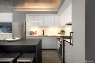 Photo #2: 426117630 Listing 