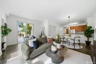 Photo #4: 426117671 Listing 