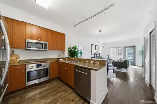 Photo #6: 426117671 Listing 