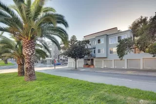 Photo #5: 426117739 Listing 