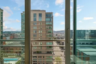 Photo #5: 426117825 Listing