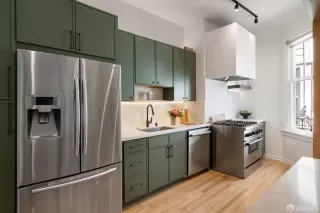 Photo #3: 426117935 Listing