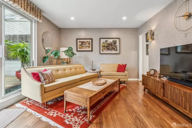 MLS: 426118118 Condo For Sale