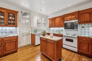 Photo #6: 426118152 Listing 