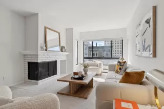 Photo #1: 426118158 Listing