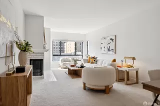 Photo #3: 426118158 Listing