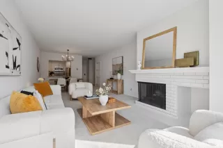 Photo #5: 426118158 Listing