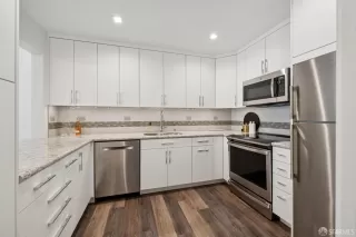 Photo #6: 426118158 Listing