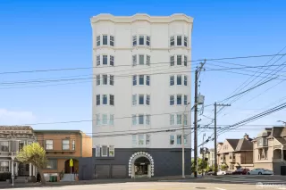 Photo #4: 426118288 Listing