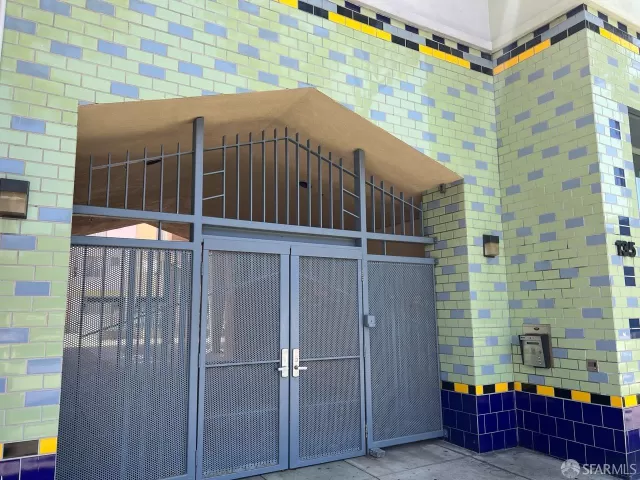 MLS: 426118297 Condo For Sale