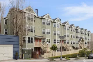 Photo #1: 426118472 Listing