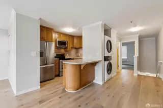 Photo #6: 426118472 Listing