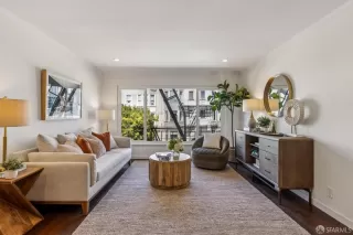 Photo #4: 426118573 Listing