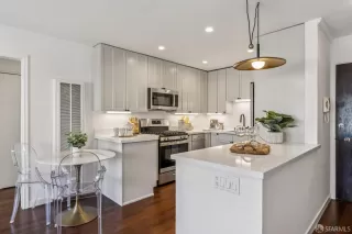 Photo #6: 426118573 Listing