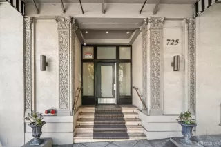 Photo #2: 426118623 Listing 