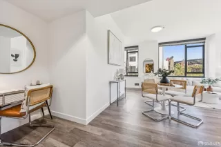 Photo #2: 426118707 Listing 