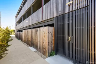 Photo #3: 426118790 Listing