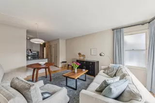 Photo #4: 426118804 Listing