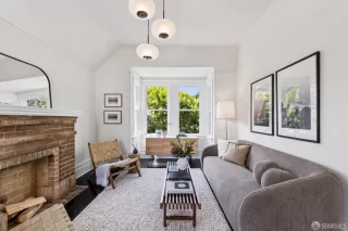 Photo #2: 426118853 Listing 