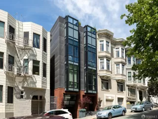 Photo #2: 426118919 Listing 