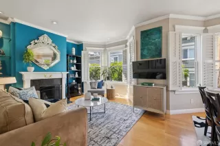 Photo #4: 426119339 Listing