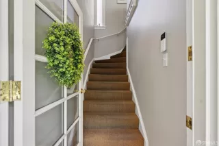 Photo #5: 426119339 Listing