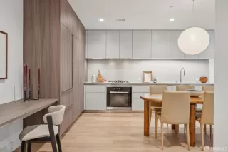 Photo #4: 426119357 Listing