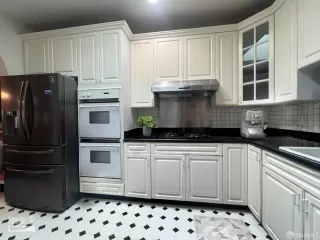 Photo #5: 426119458 Listing 