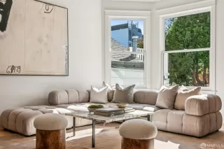 Photo #5: 426119546 Listing