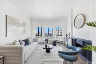 Photo #5: 426120053 Listing