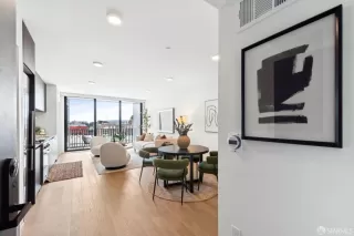 Photo #2: 426120244 Listing 