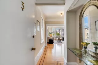 Photo #3: 426120506 Listing