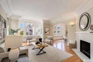 Photo #5: 426120506 Listing