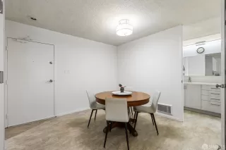 Photo #2: 426120907 Listing 