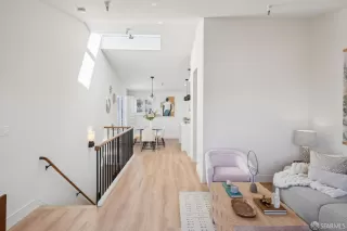 Photo #5: 426120930 Listing