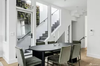 Photo #4: 426121056 Listing 